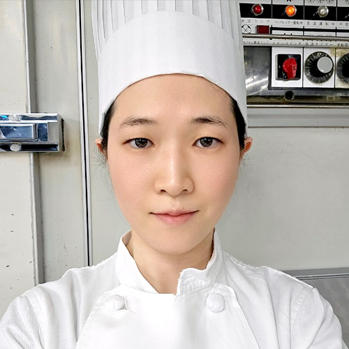 関 桃子 氏